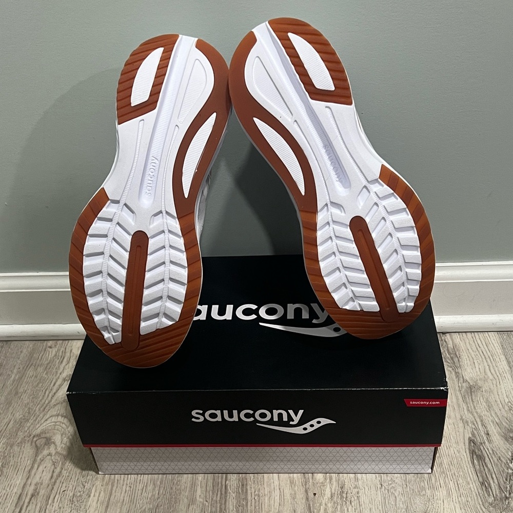 Saucony Endorphin Shift 3 White Athletic Sneakers 9W - Picture 4 of 7